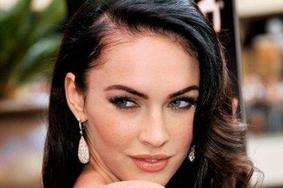 Megan Fox obraz za Armani