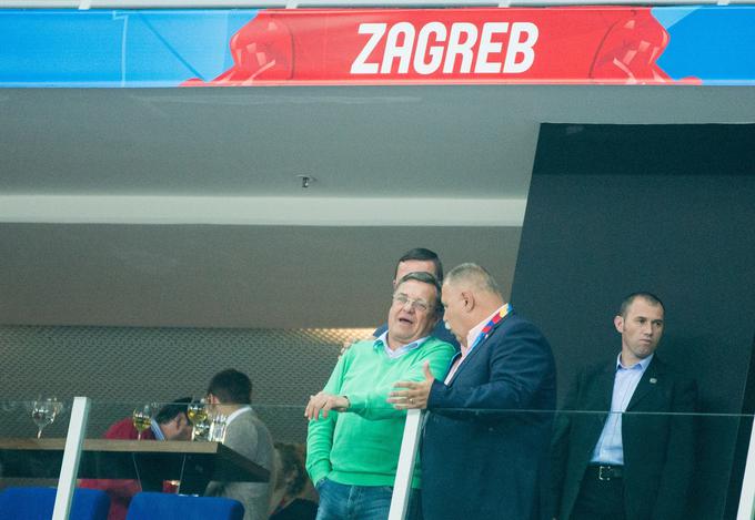 Predsednik hrvaške košarkarske zveze Ivan Šuker v pogovoru z Zoranom Jankovićem. | Foto: 