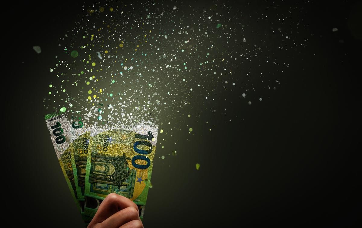 Evri, evro, bankovec, 100 evrov | Foto Shutterstock