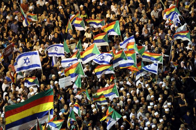 Nasprotniki zakona opozarjajo, da bo ta legaliziral diskriminacijo, saj opredeljuje Izrael kot nacionalno državo judovskega naroda, ki imajo unikatno pravico do samoodločbe na območju zgodovinskega Izraela. | Foto: Reuters