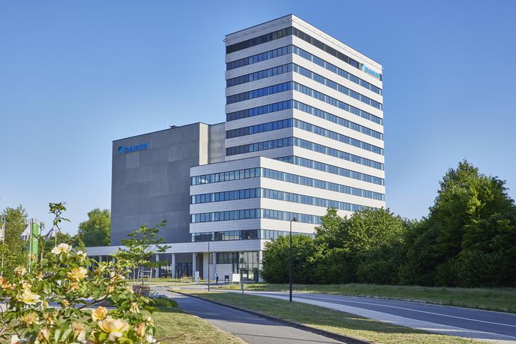 Stavba novega Daikinovega evropskega razvojnega in raziskovalnega središča v Gentu ima skoraj ničelno porabo energije. | Foto: Daikin