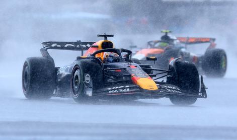 V živo: Silverstone je morek, že drugič na stezo varnostni avto