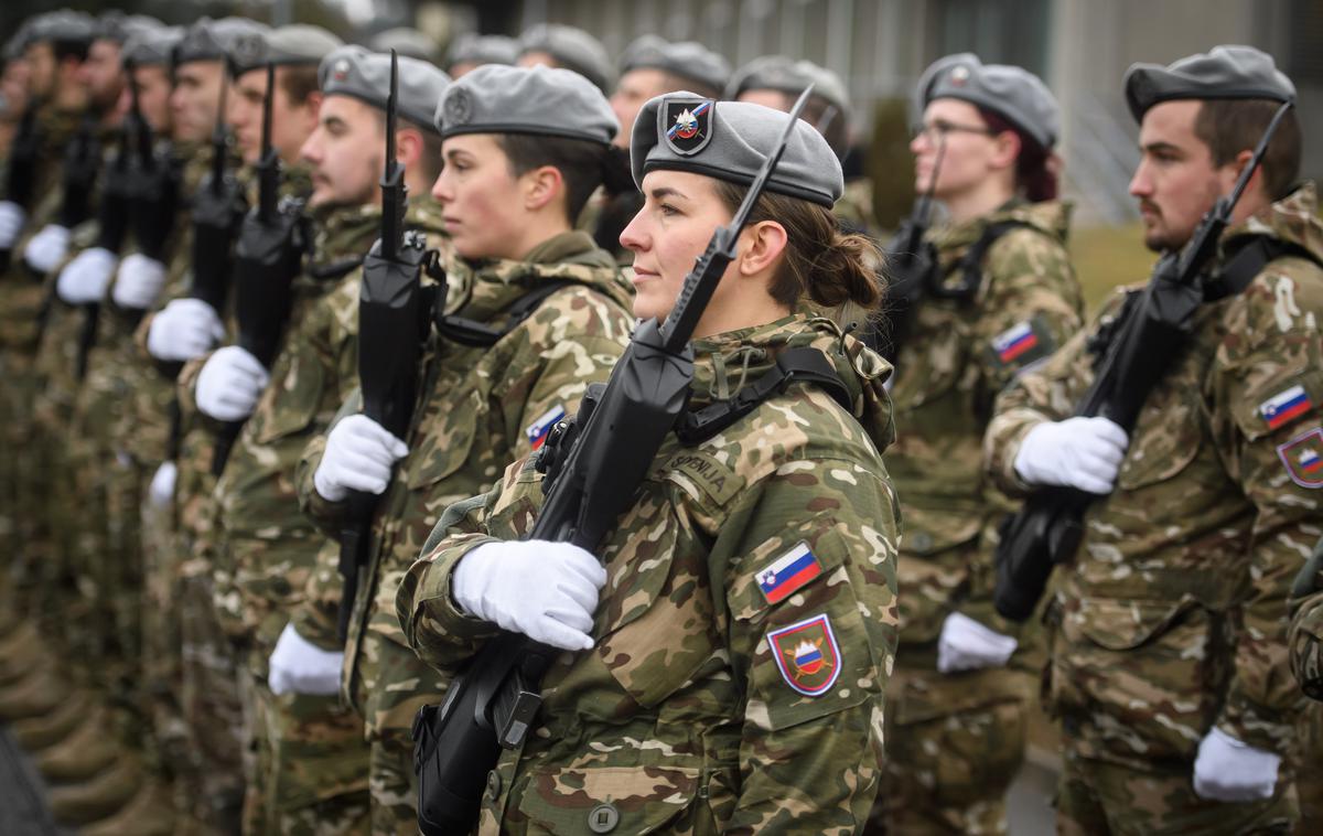 Slovenska vojska | Trenutno ima Slovenska vojska, ki jo sestavljajo pripadniki stalne sestave, pogodbeni rezervisti in vojaki na prostovoljnem služenju vojaškega roka, 7.115 pripadnikov.  | Foto STA