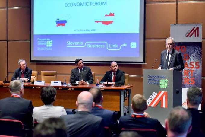 Avstrijski predsednik Alexander Van der Bellen je nagovoril zbrane na Gospodarskem forumu, katerega tema sta bili zlasti logistika in infrastruktura. | Foto: STA ,