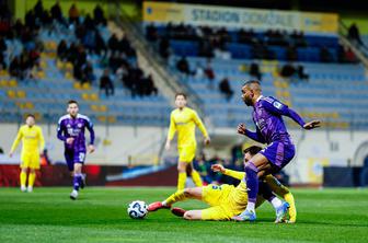 Domžale presenetile Maribor, Celjani prehiteli Bravo, Olimpija že na +12!