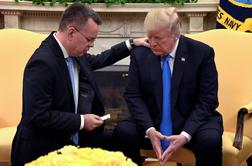 Ameriški pastor po vrnitvi iz Turčije molil za Trumpa