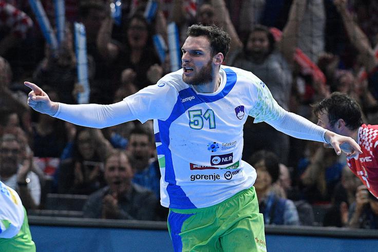 Z navdahnjenim Borutom Mačkovškom ima Slovenija spet strelca od daleč in zanesljivega obrambnega igralca. | Foto: Sportida