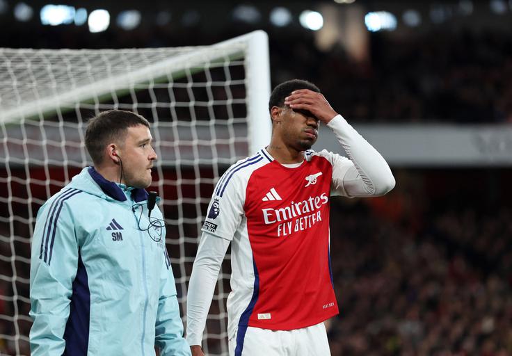 Gabriel je podaljšal z Arsenalom. | Foto: Reuters
