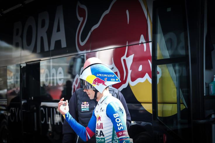 Primož Roglič, ki ta teden lovi tretjo zmago na dirki od Tirenskega do Jadranskega morja, je zdrsnil na 39. mesto | Foto: Ana Kovač