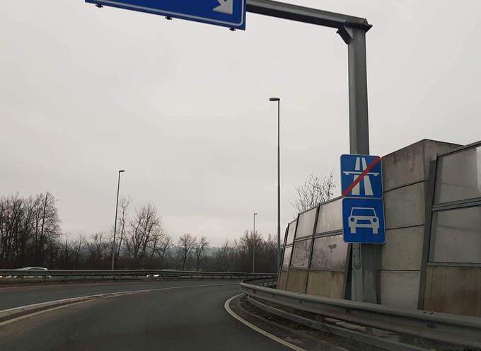 Enaka prometna oznaka je tudi v smeri iz Tomačevega proti Črnučam. | Foto: Gašper Pirman