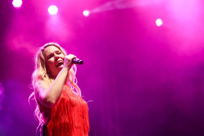 Nika Zorjan, pevka | "Trenutno jih na žalost ni, ampak upam, da čim prej pridejo nazaj," je o svojih izbrisanih videospotih na svojem profilu na Instagramu zapisala Nika Zorjan. | Foto Mediaspeed