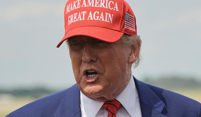 Hud udarec za Trumpa