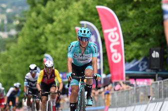 Pri zavesti in stabilen, potem ko je zdrsnil več metrov globoko v jarek #video