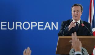 David Cameron ogorčen: Bruseljski račun je "smrtonosno orožje"