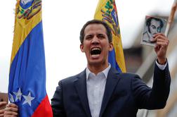 Samooklicani predsednik Venezuele želi na svojo stran pridobiti vojsko #video