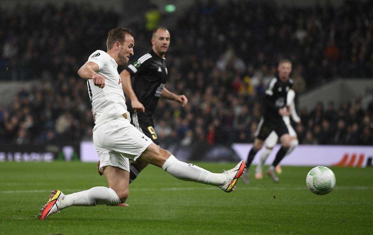 Tottenham : Mura, Harry Kane | Harry Kane in zvezdniška druščina, ki nastopa za Tottenham, se bo v četrtek še drugič v tej sezoni pomerila z Muro. V Londonu je Tottenham zmagal s 5:1. | Foto Reuters