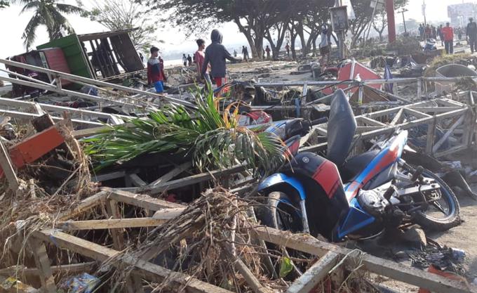 Indonezijski otok Sulavezi sta konec septembra prizadela potres in cunami. | Foto: Reuters