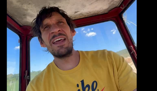 Veliki prijatelj Luke Dončića na traktorju postal uspešnica #video