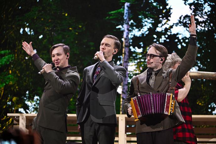Evrovizija Švedska skupina KAJ | Skupino KAJ sestavljajo (od leve proti desni) Jakob Norrgård, Kevin Holmström in Axel Åhman. | Foto SVT/Stina Stjernkvist/EBU