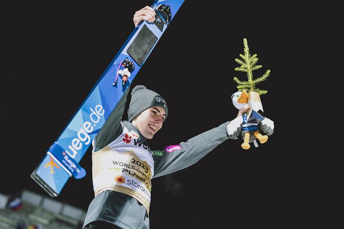 Slovenski junak Timi Zajc je osvojil zlato medaljo na prvenstvu v Planici. | Foto: Sportida