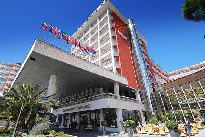 Boj za portoroške hotele: slaba banka premagala srbskega tajkuna