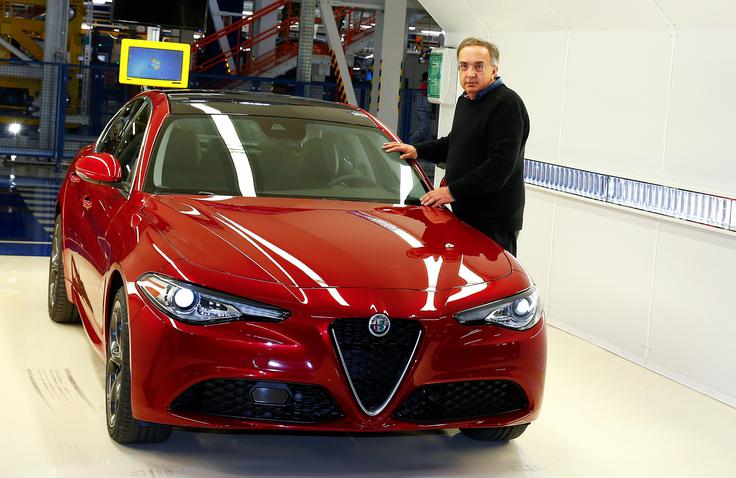 Prvi mož koncerna FCA Sergio Marchionne je je napovedal, da bodo na leto prodali od 75 do 100 tisoč alf giulij. Teh številk oziroma cilja avtomobil še ni dosegel. | Foto: Reuters