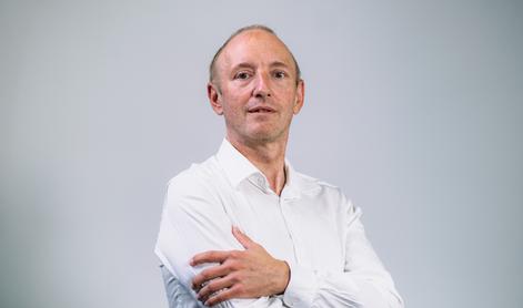 Medtem ko UI programira, Slovenija rešuje birokracijo