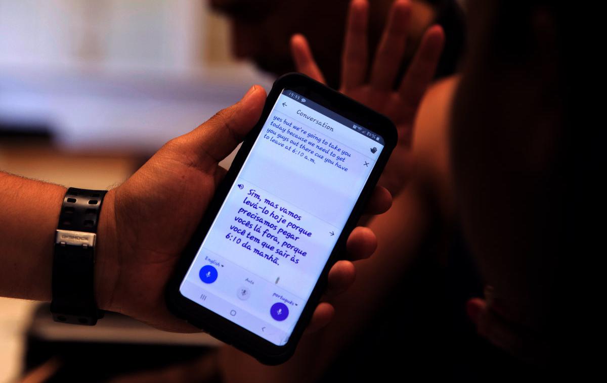 Prevod, Google Translate | Nova funkcija prevajalnika Google Translate bo sprva na voljo uporabnikom pametnih telefonov z Androidom. Za zdaj še ni znano, ali bo kdaj na voljo tudi za iPhone. | Foto Reuters