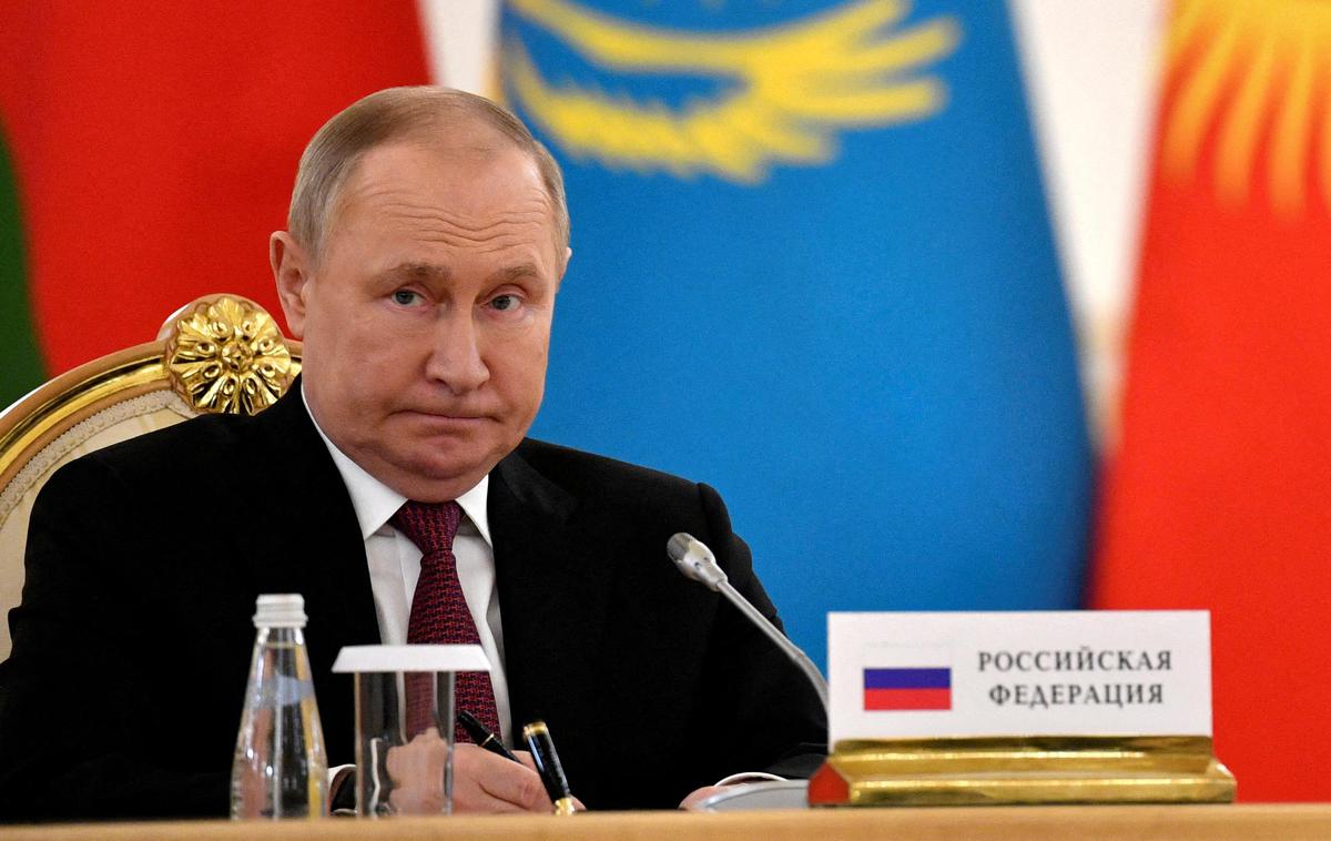 Vladimir Putin | Od začetka ruske invazije na Ukrajino se v javnosti pojavljajo vse glasnejša ugibanja o zdravstvenem stanju ruskega voditelja Vladimirja Putina.  | Foto Reuters
