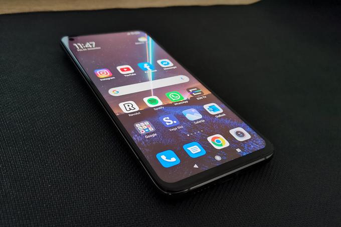 Pametni telefoni Xiaomi tako pri nas kot drugod po svetu veljajo za cenovno ugodne in vsesplošno uporabne. Za model Xiaomi Mi 10T Pro 5G smo lani zapisali, da je eden od naših najljubših pametnih telefonov leta 2020.  | Foto: Matic Tomšič
