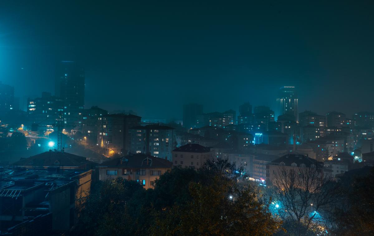 Istanbul, ponoči | Oče, mati in njuna majhna otroka so bili sredi novembra med počitnicami v Istanbulu hospitalizirani zaradi simptomov, kot sta bruhanje in slabost, zatem pa so umrli. | Foto Shutterstock