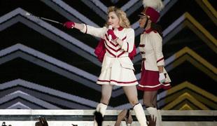 Madonna bo darovala oblačila