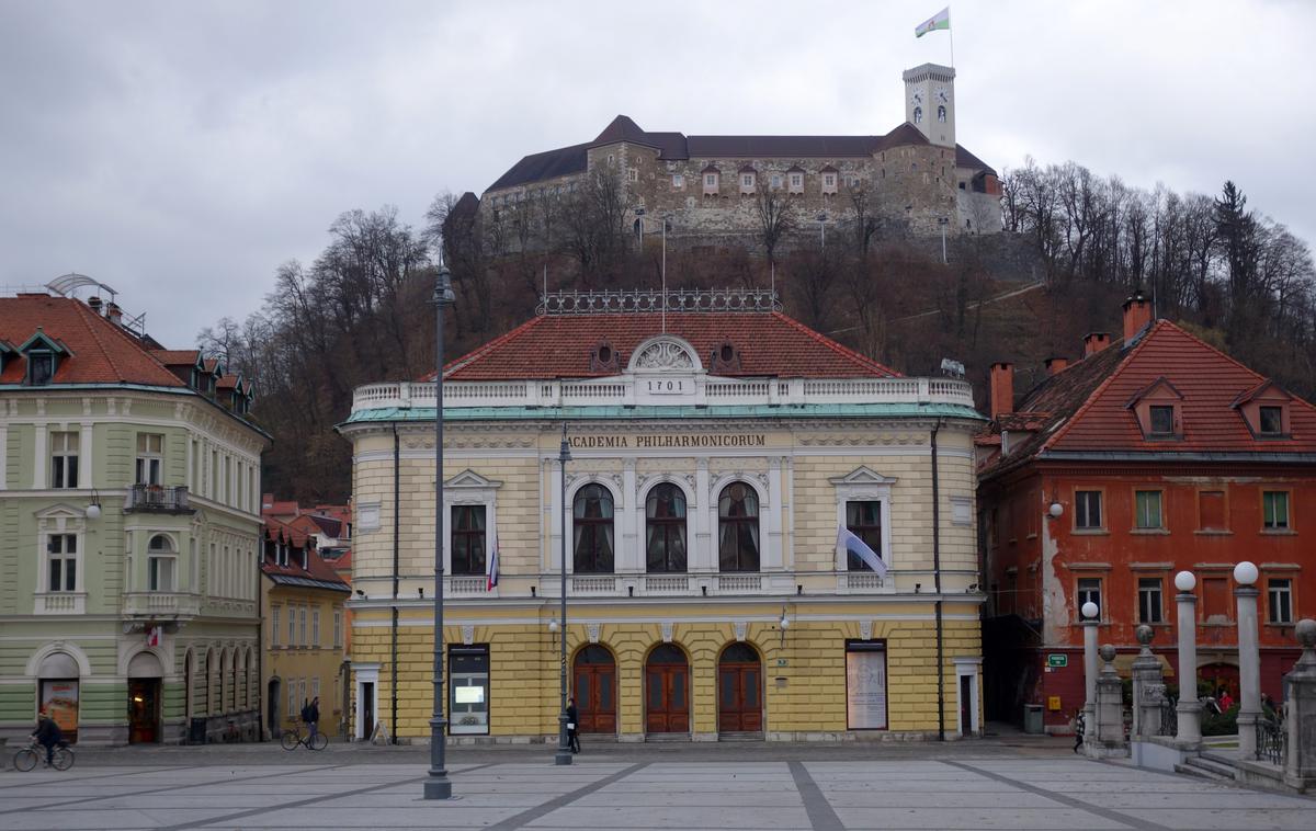 Ljubljanski grad | Na grajskem pobočju so na podlagi strokovnega mnenja ljubljanske biotehniške fakultete skupaj evidentirali 908 dreves, za posek je predvidenih 205.  | Foto Guliverimage