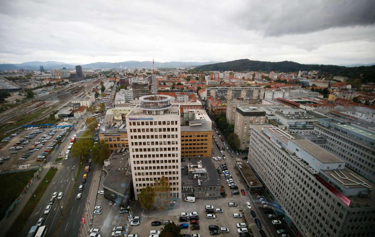 Telekom Slovenije | Telekom Slovenije je v največji lasti države. Republika Slovenija ima v največjem slovenskem telekomunikacijskem podjetju neposredno 62,54-odstotni delež, Slovenski državni holding pa ima v rokah 4,25 odstotka, kar je nekaj manj od deleža Kada v družbi. | Foto STA