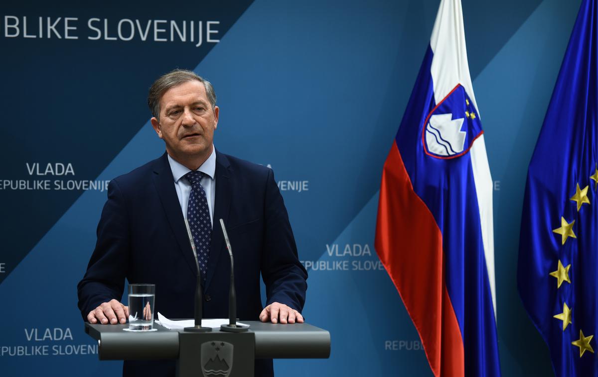 Karl Erjavec | Foto Prvak DeSUS Karl Erjavec poudarja, da je reformne zakone treba pripraviti v prvem letu mandata, v drugem letu pa jih sprejeti.