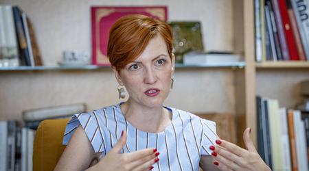 Asta Vrečko ostaja kulturna ministrica