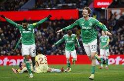 V živo: Šeškov krvnik na Anfieldu, preobrat Newcastla na Villa Parku, senzacija tretjeligaša