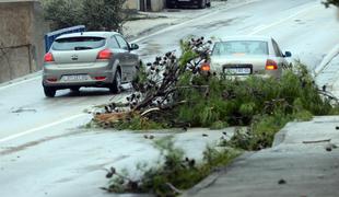 Hrvaški grozijo orkanski veter, dež in sneg
