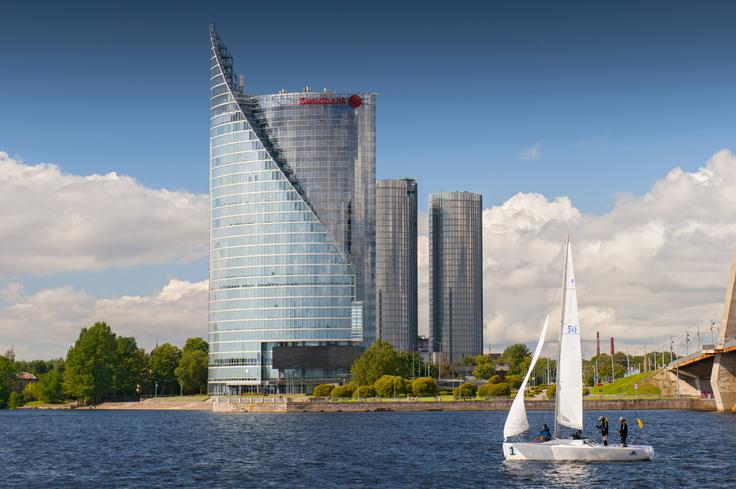 V Latviji je iz leta v leto opaziti več modernih zgradb. Največ jih je v Rigi, ki ima z okolico skoraj milijon prebivalcev. | Foto: Guliverimage