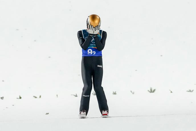 Bizaren razlog za diskvalifikacijo v smučarskih skokih: takšne napake so redke