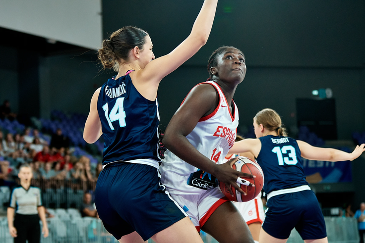 Španke so v zadnjih minutah zadele kar tri trojke. | Foto: Fiba Europe