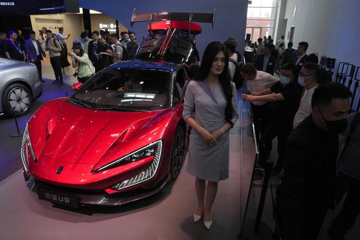 Kriza nemške industrije se zelo kaže v težavah nemške avtomobilske industrije. Ta se spoprijema z agresivno konkurenco poceni kitajskih električnih vozil in visokimi stroški energije. | Foto: Guliverimage