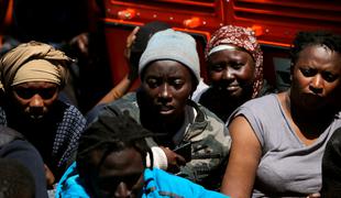 Ob libijski obali umrlo več kot 200 migrantov