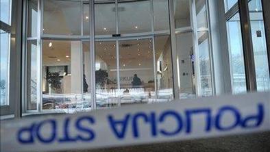 Policija proti Hypo banki vodi več postopkov