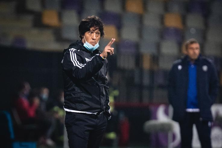 Mauro Camoranesi je jasno izrazil nestrinjanje z nekaterimi sodniškimi odločitvami na tekmi z Gorico. | Foto: Blaž Weindorfer/Sportida