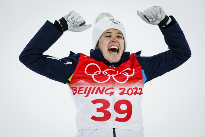 Urša Bogataj je prva slovenska smučarska skakalka, ki je osvojila zlato olimpijsko odličje. | Foto: Anže Malovrh/STA