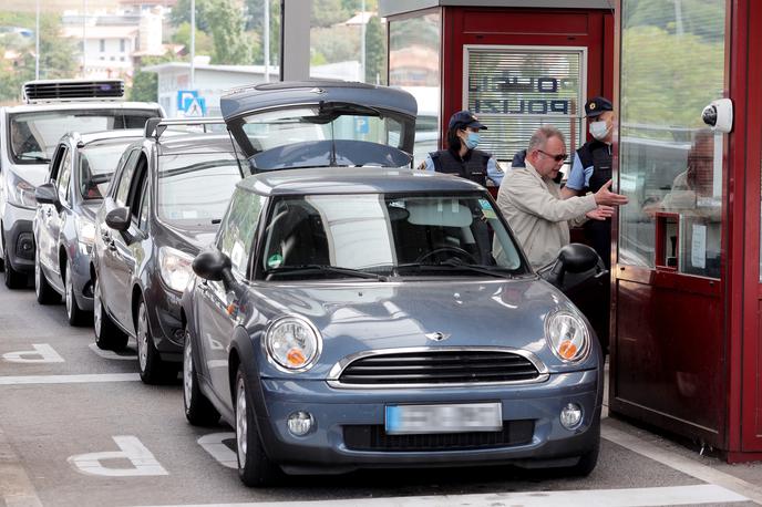 mejni prehod, Hrvaška | Na mejnih prehodih bo treba natančno pojasniti, od kod potniki prihajajo, saj je uvrstitev odvisna tudi od dela države. | Foto Daniel Novakovič/STA