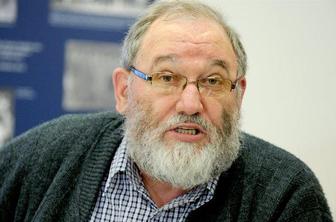 Zapustil duhovniške vrste in si ustvaril družino 