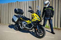 Zanimiva dilema: je to skuter ali motocikel? #foto