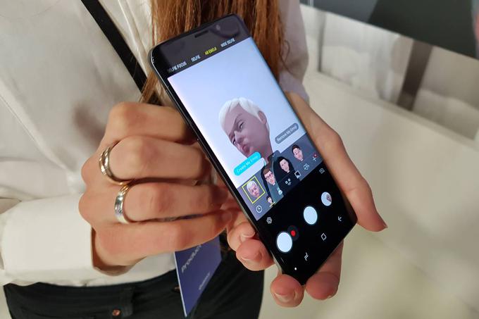 Uporabniki Samsunga Galaxy S9 bodo animacijo lastnega obraza lahko ustvarili s pomočjo priložene aplikacije za obogateno resničnost.  | Foto: Srdjan Cvjetović